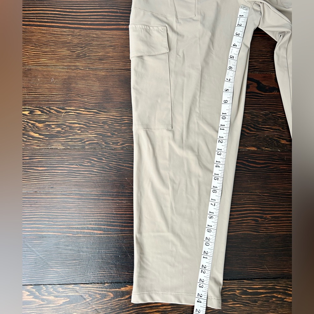 NWT Old Navy High-Rise SleekTech Cargo Pants Tan color - size petite medium - Picture 6 of 7